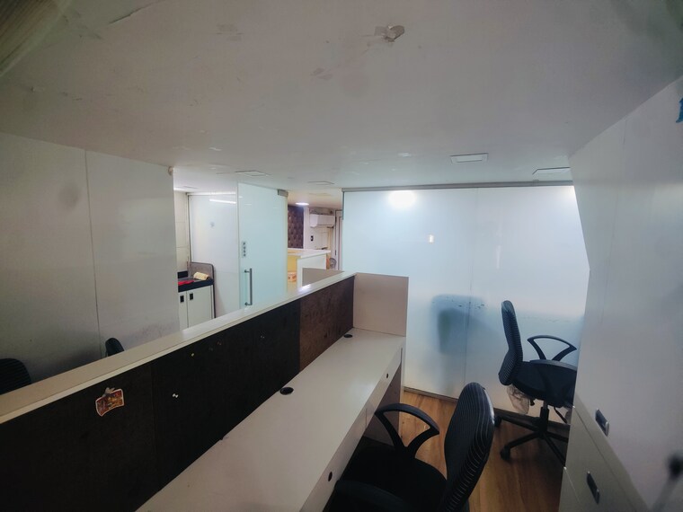 Team Area, malad west Commercial Office Space 700 Sq.Ft. In Malad West Mumbai 9698371