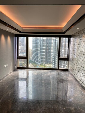 Room in 4 BHK Apartment at Lodha Trump Tower, Worli – for Rent