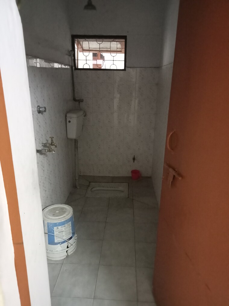 Bathroom, indira nagar 2 Bedroom 1800 Sq.Ft. Builder Floor In Indira Nagar Lucknow 9698401