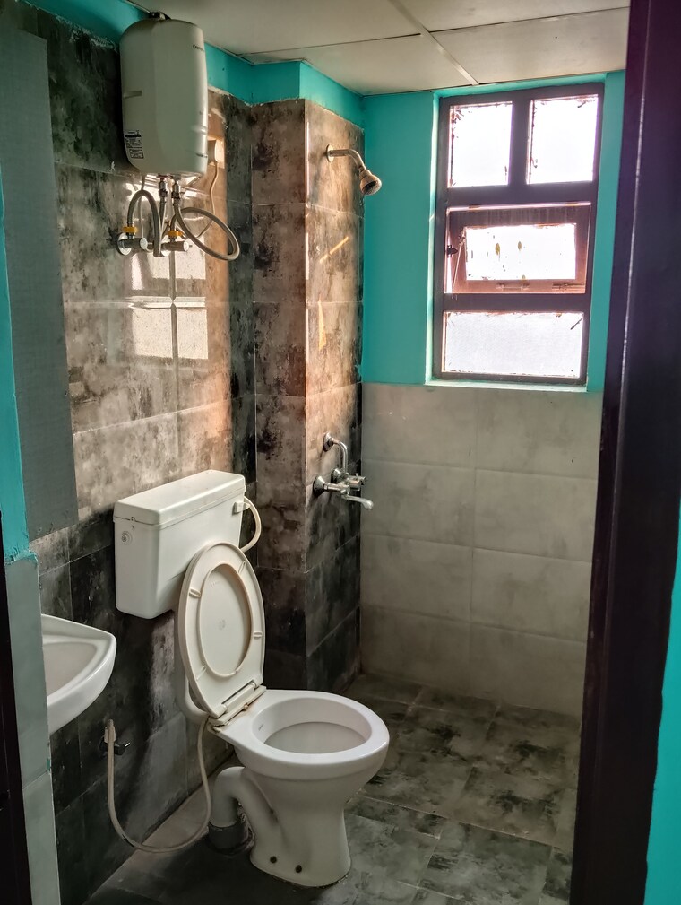 Bathroom, auric-city-homes 1.5 Bedroom 345 Sq.Ft. Apartment In Sector 82 Faridabad 9698398
