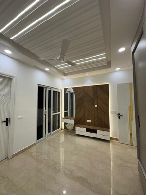 Room in 2 BHK Apartment at Saket – for Rent