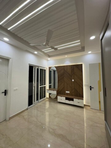 Room in 2 BHK Apartment at Saket – for Rent