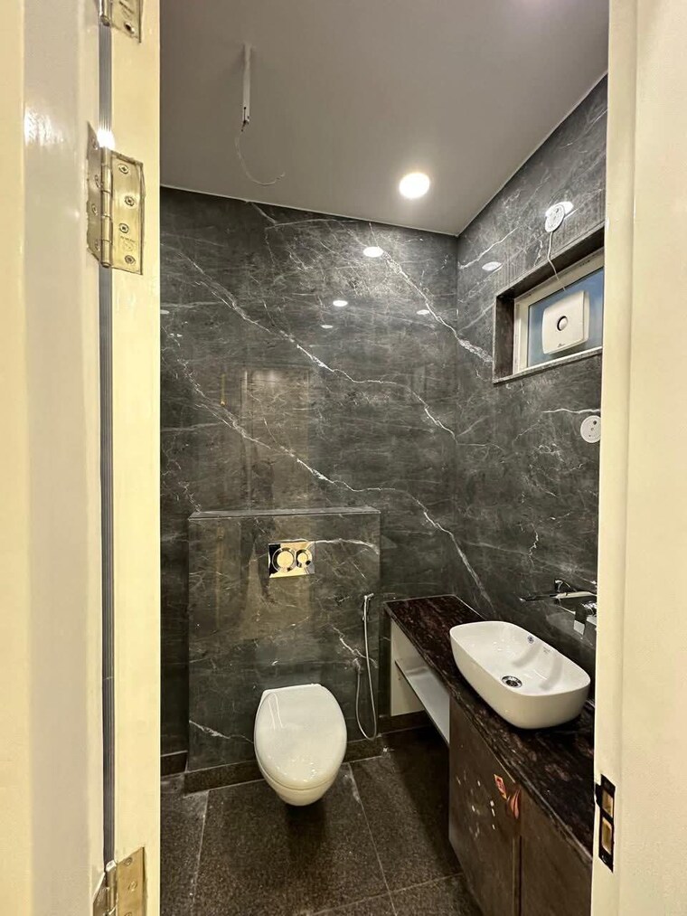 Bathroom, saket 2 Bedroom 1000 Sq.Ft. Apartment In Saket Delhi 9698436
