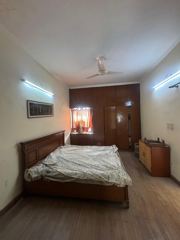 Bedroom, hauz khas 3 Bedroom 1500 Sq.Ft. Apartment In Hauz Khas Delhi 9698424