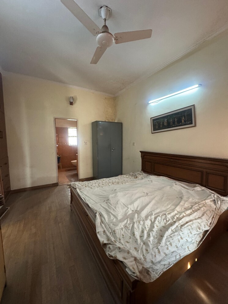 Bedroom, hauz khas 3 Bedroom 1500 Sq.Ft. Apartment In Hauz Khas Delhi 9698424