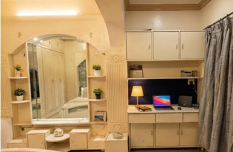 Kitchen, lokhandwala complex 1 Bedroom 600 Sq.Ft. Apartment In Lokhandwala Complex Mumbai 9698434
