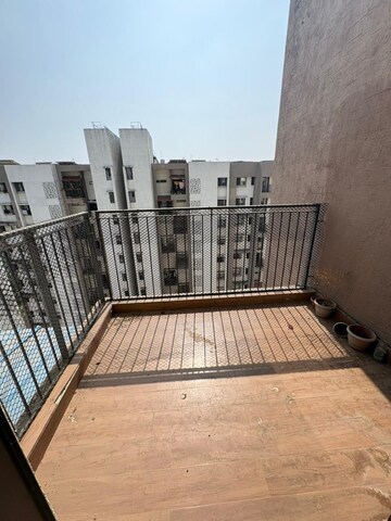 2 BHK Apartment For Rent in Lodha Lakeshore Greens, Dombivli East
