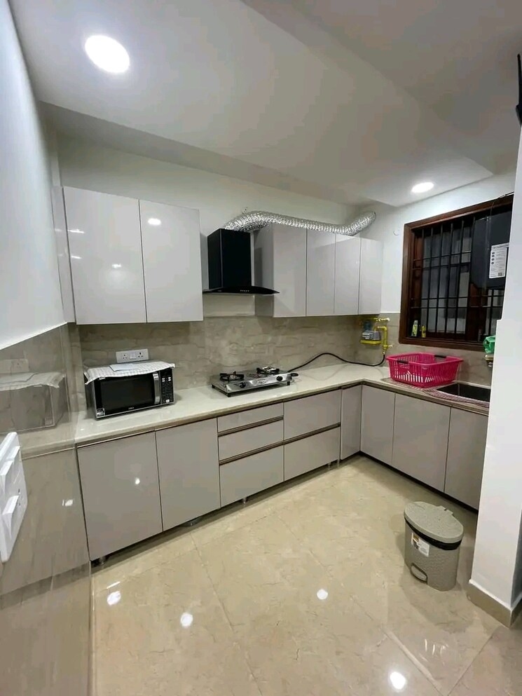 Kitchen, chattarpur 3 Bedroom 1300 Sq.Ft. Builder Floor In Chattarpur Delhi 9698457