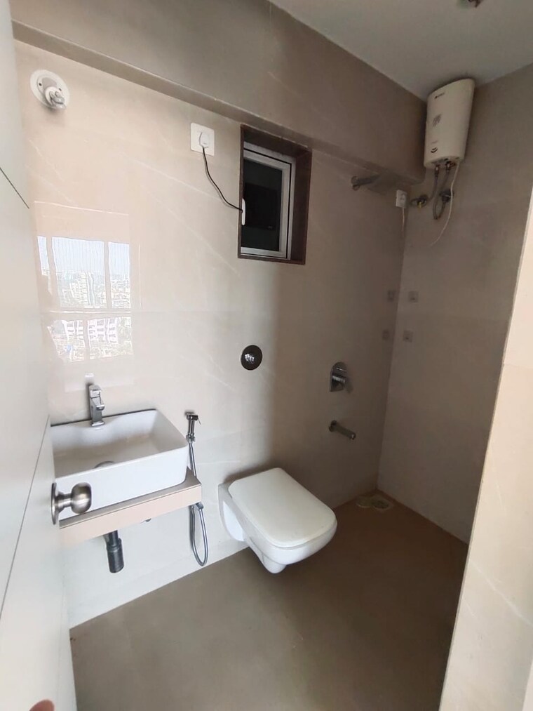 Bathroom, andheri west 1 Bedroom 550 Sq.Ft. Apartment In Andheri West Mumbai 9698499