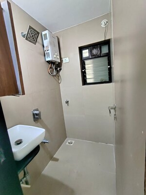 Furnished Amenities in 1 BHK Apartment at Andheri West – for Rent