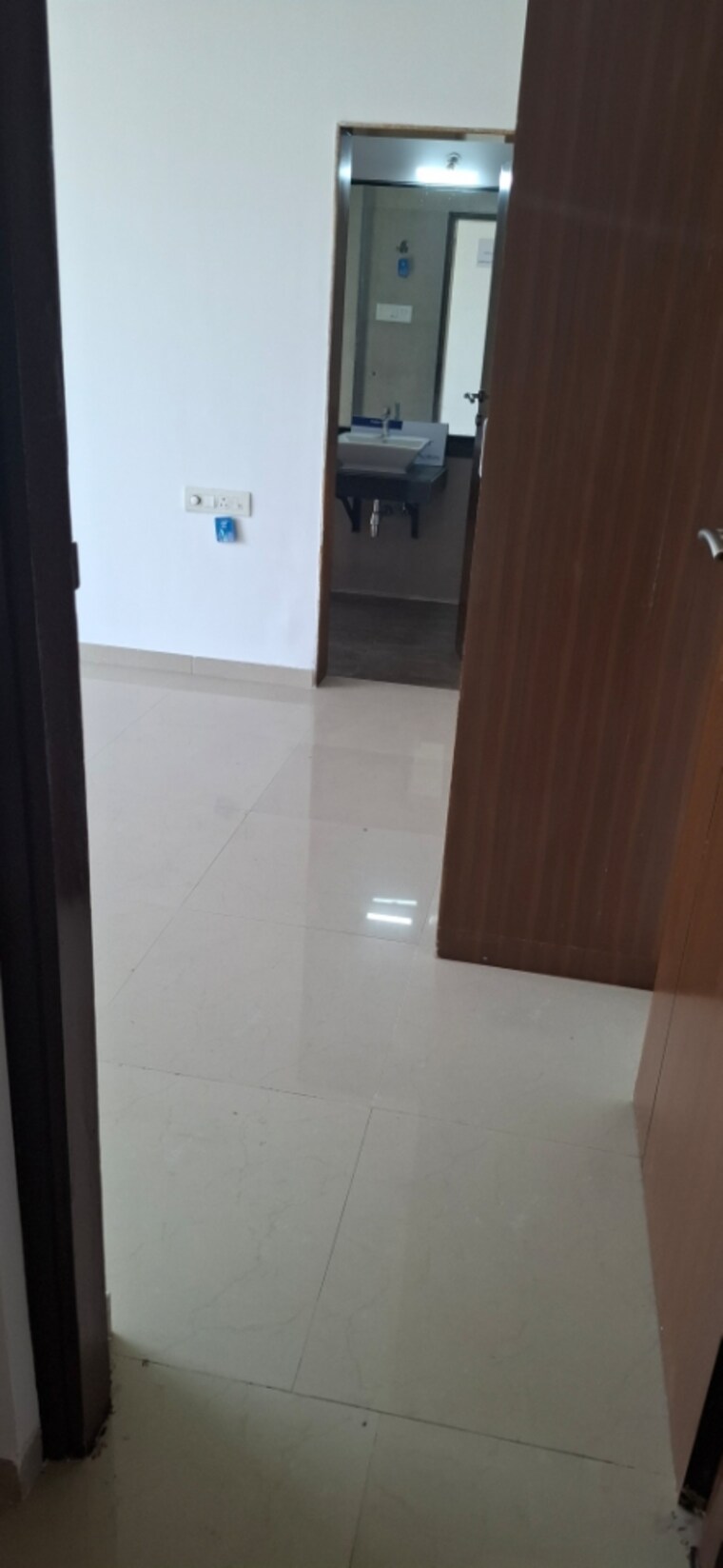 Room, malad west 2 Bedroom 738 Sq.Ft. Apartment In Malad West Mumbai 9698514