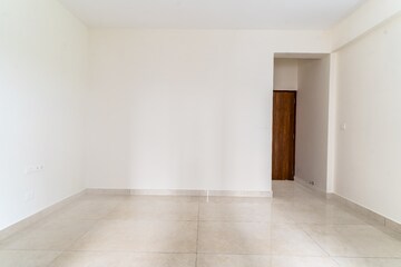 Room in 3.5 BHK Apartment at Prestige Waterford, Whitefield – for Rent