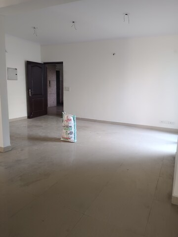 Room in 3 BHK Apartment at Saviour Park, Mohan Nagar – for Sale