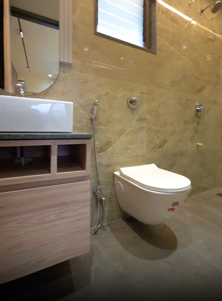 Bathroom, sector 17 dwarka 4 Bedroom 2000 Sq.Ft. Builder Floor In Sector 17 Dwarka Delhi 9698508