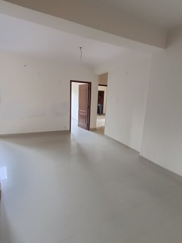 Room in 3 BHK Apartment at Saviour Park, Mohan Nagar – for Sale