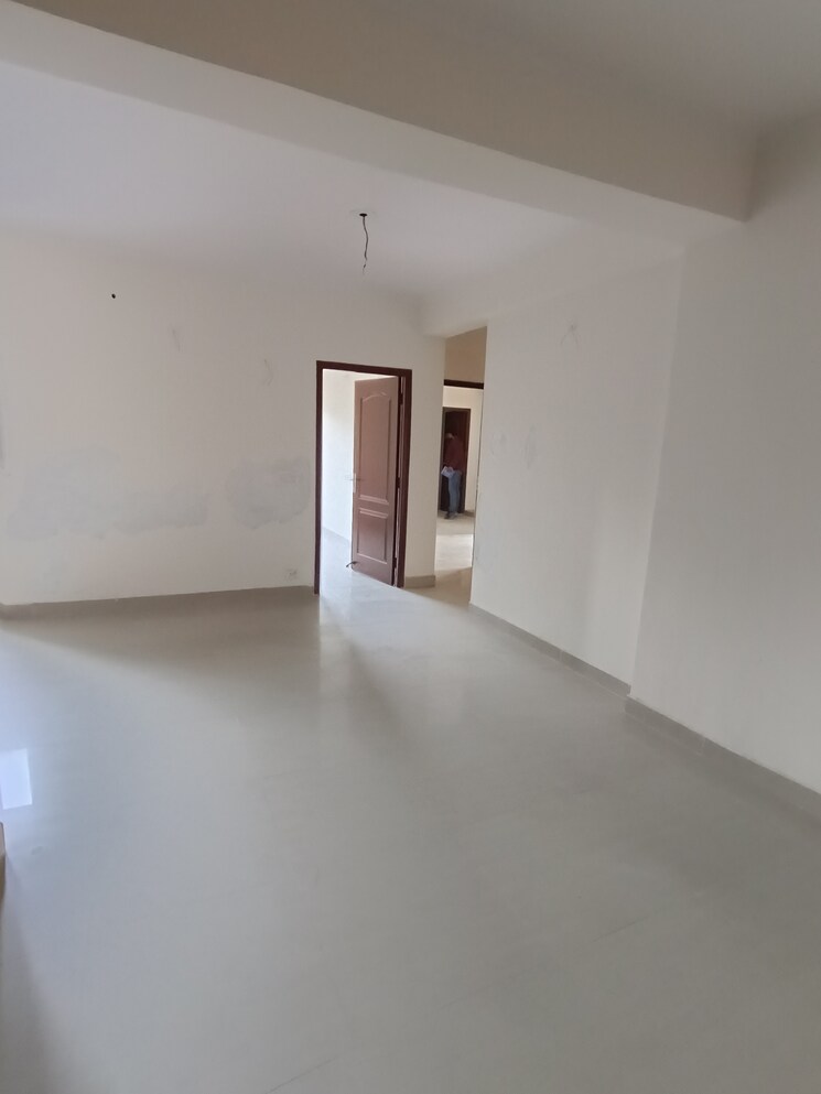 Room, saviour-park 3 Bedroom 1505 Sq.Ft. Apartment In Mohan Nagar Ghaziabad 9698540