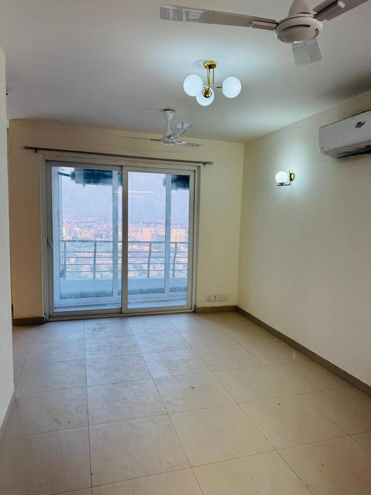 Room, saket 3 Bedroom 1500 Sq.Ft. Apartment In Saket Delhi 9698536