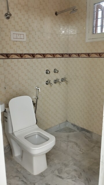 Bathroom in 3 BHK Builder Floor at Sector 44 – for Sale