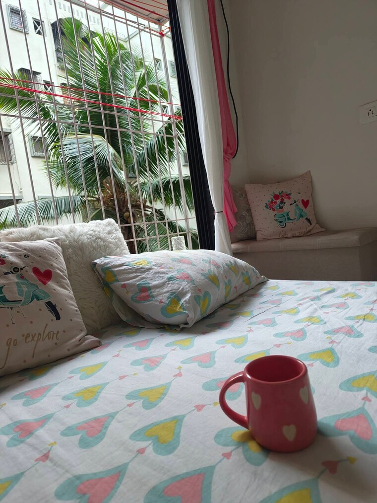 Room, santacruz east Pg For Girls In Santacruz East 9698529