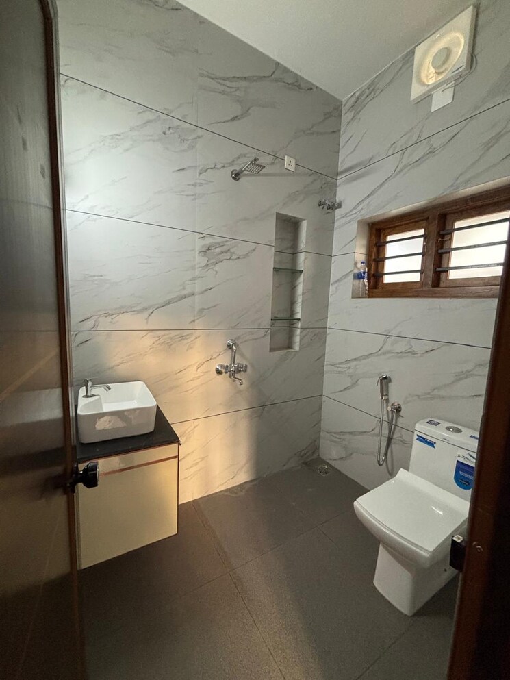 Bathroom, nadathara 4 Bedroom 1800 Sq.Ft. Independent House In Nadathara Thrissur 9698520