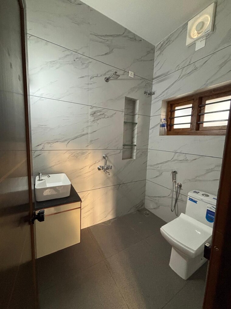 Bathroom, nadathara 4 Bedroom 1800 Sq.Ft. Independent House In Nadathara Thrissur 9698520