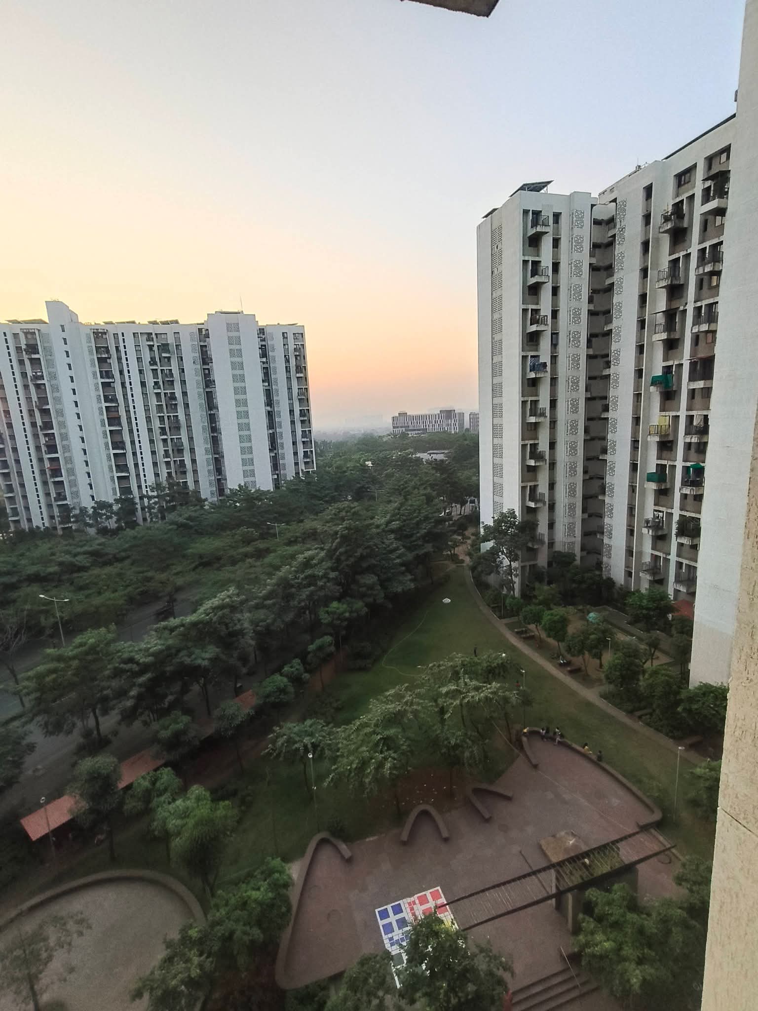 2 BHK + Pooja Room,Servant Room Apartment For Rent in Lodha Lakeshore Greens