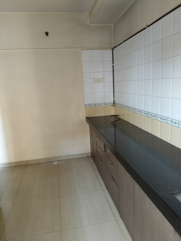 Kitchen, kesar-gardens 3 Bedroom 1375 Sq.Ft. Apartment In Kharghar Navi Mumbai 9698597