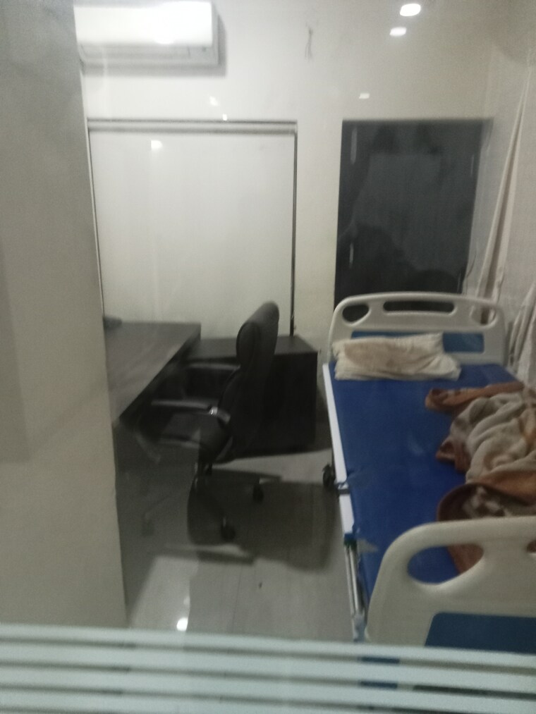 Team Area, surya-lake-view-apartment Commercial Office Space in IT/SEZ 1200 Sq.Ft. In Gomti Nagar Lucknow 9698761