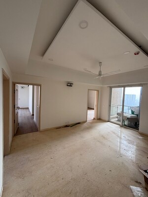 Room in 4 BHK Apartment at Pioneer Park Presidia, Sector 62 – for Rent