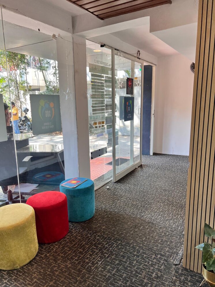 Living Room, halasuru Commercial Office Space 10000 Sq.Ft. In Halasuru Bangalore 9698636