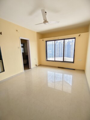Room in 3 BHK Apartment at Maharaja Retreat CHS, Goregaon East – for Rent