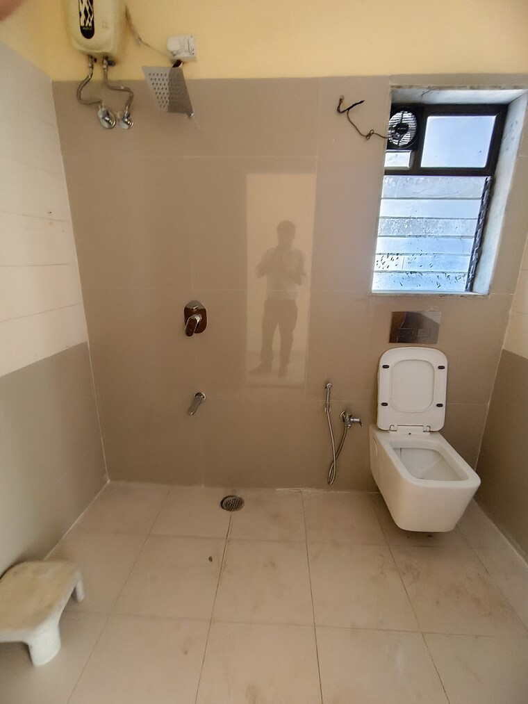 Bathroom, maharaja-retreat-chs 3 Bedroom 1800 Sq.Ft. Apartment In Goregaon East Mumbai 9698781