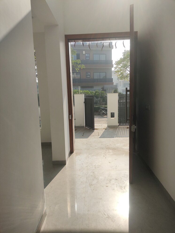 undefined, mullanpur 5 Bedroom 300 Sq.Yd. Independent House In Mullanpur Mohali 9698894