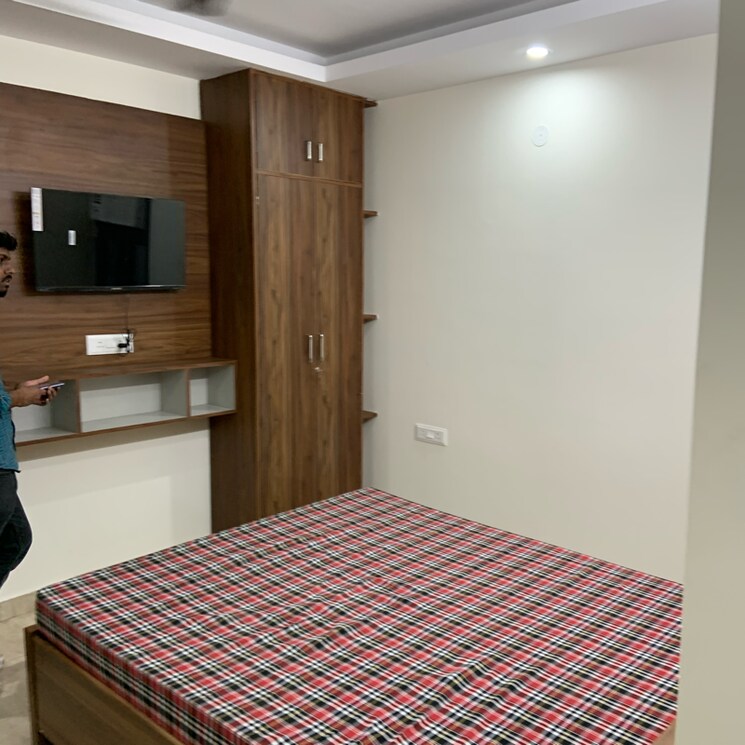Bedroom, dlf phase v 1 RK 90 Sq.Yd. Builder Floor In Dlf Phase V Gurgaon 9698866