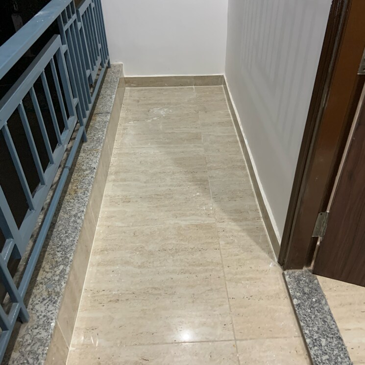 Balcony, dlf phase v 1 RK 90 Sq.Yd. Builder Floor In Dlf Phase V Gurgaon 9698866