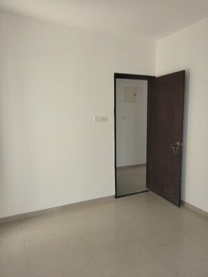 Room in 2 BHK Apartment at Bhojwani Samruddhi Park, Pimple Saudagar – for Rent