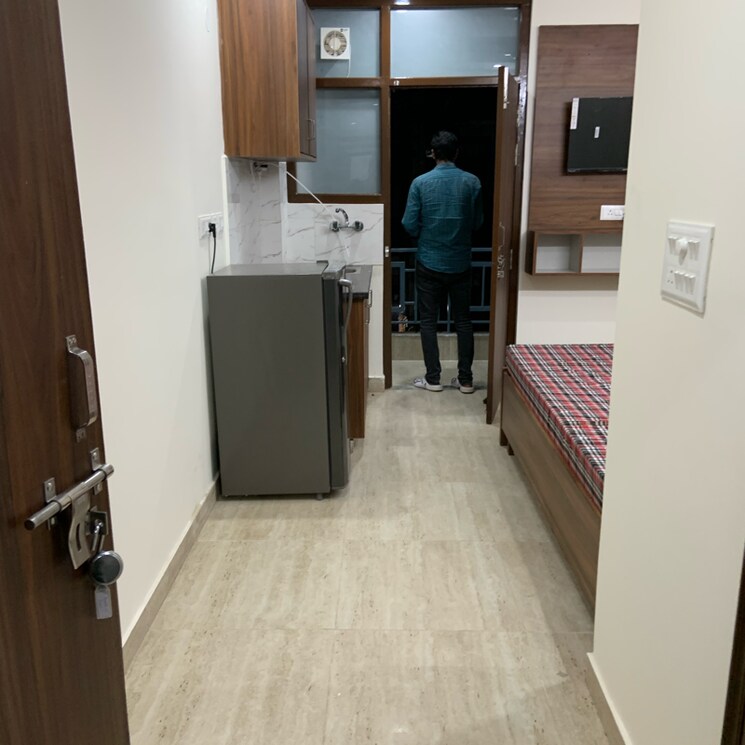 Room, dlf phase v 1 RK 91 Sq.Yd. Builder Floor In Dlf Phase V Gurgaon 9698897