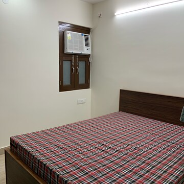 Bedroom in 1 RK Builder Floor at Dlf Phase V – for Rent