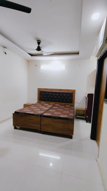 1 Rk  400 Sq.Ft. Builder Floor in DLF City Gurgaon