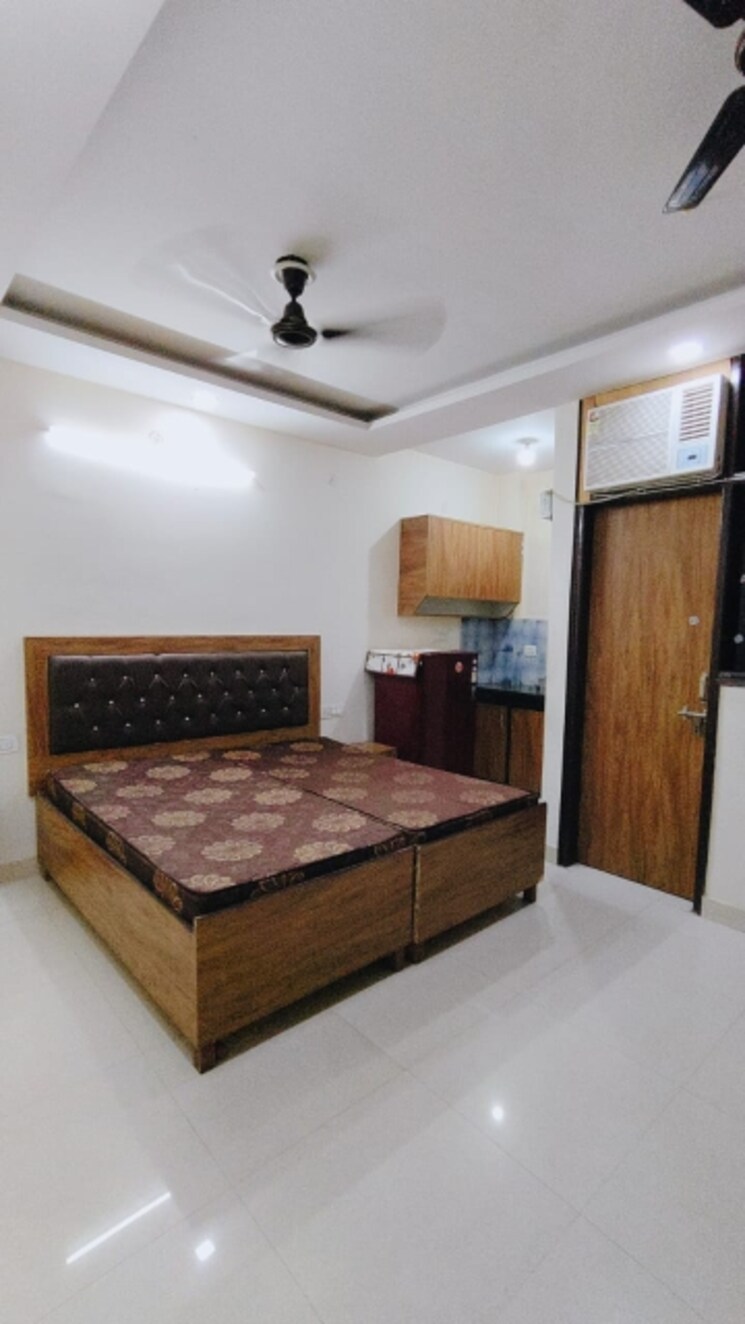 Bedroom, dlf-city-gurgaon 1 RK 400 Sq.Ft. Builder Floor In Sector 27 Gurgaon 9699008