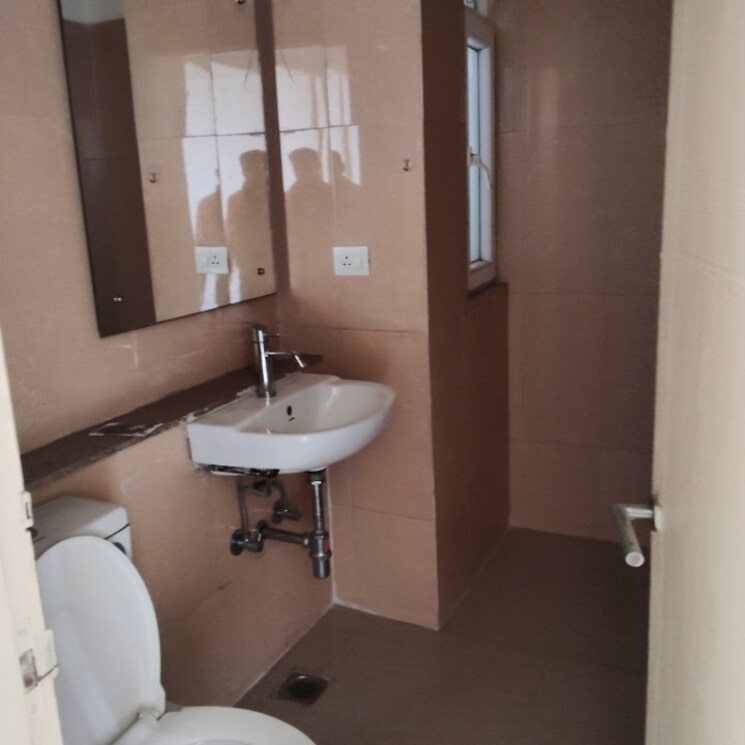 Bathroom, emaar-emerald-estate 3 Bedroom 1395 Sq.Ft. Apartment In Sector 65 Gurgaon 9698932