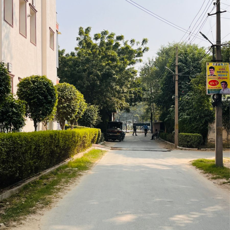 Garden, sector 39 Pg For Boys & Girls In Sector 39 9699026