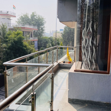 Balcony in  Pg at Sector 39 – for Rent