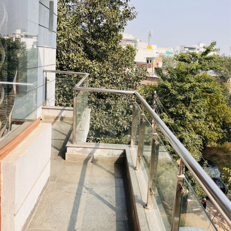 Balcony, sector 39 Pg For Boys & Girls In Sector 39 9699026