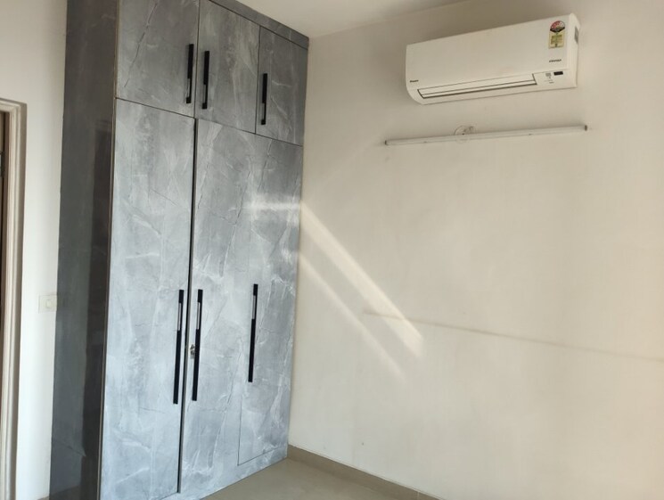 undefined, emaar-emerald-estate 2 Bedroom 1020 Sq.Ft. Apartment In Sector 65 Gurgaon 9699002