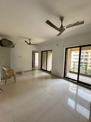 Room in 2 BHK Apartment at Pride World City Long Island, Charholi Budruk – for Rent