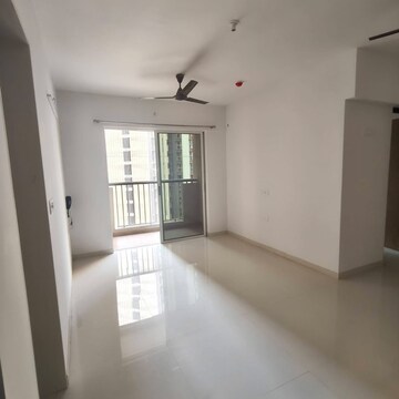 Room in 2.5 BHK Apartment at Lodha Codename Premier, Mangaon – for Rent
