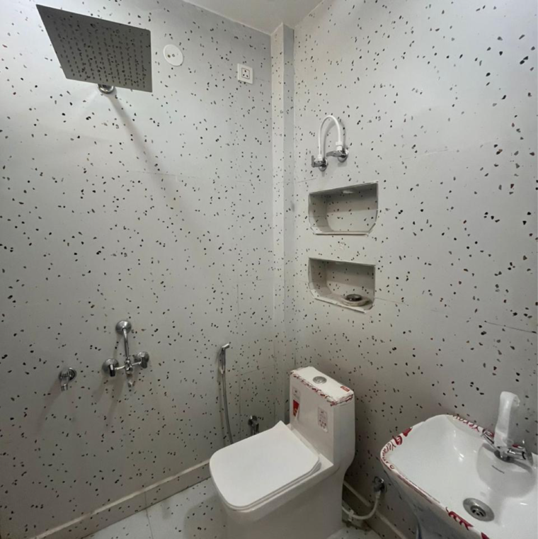Bathroom, greater kailash i 3 Bedroom 1850 Sq.Ft. Builder Floor In Greater Kailash I Delhi 9699212