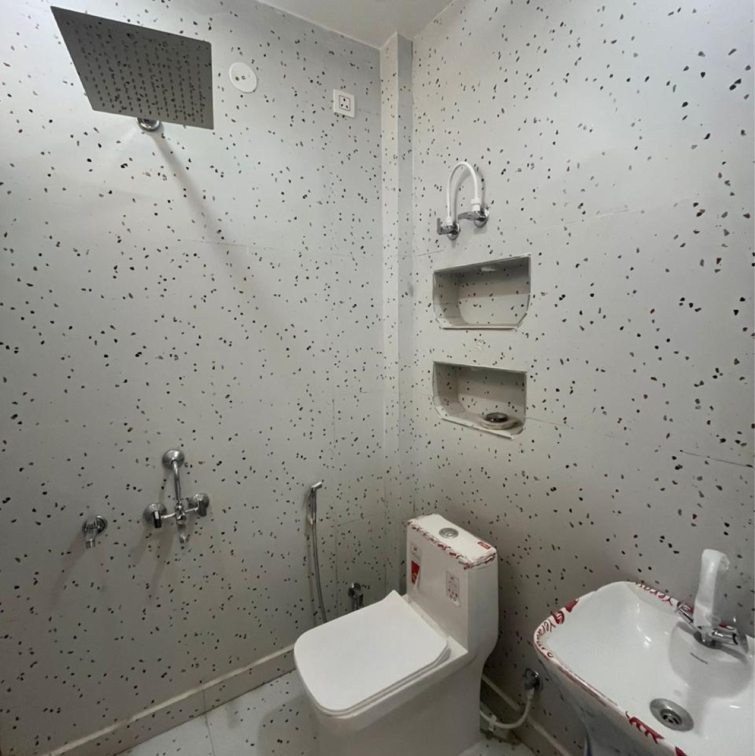 Bathroom, greater kailash i 3 Bedroom 1808 Sq.Ft. Builder Floor In Greater Kailash I Delhi 9699720