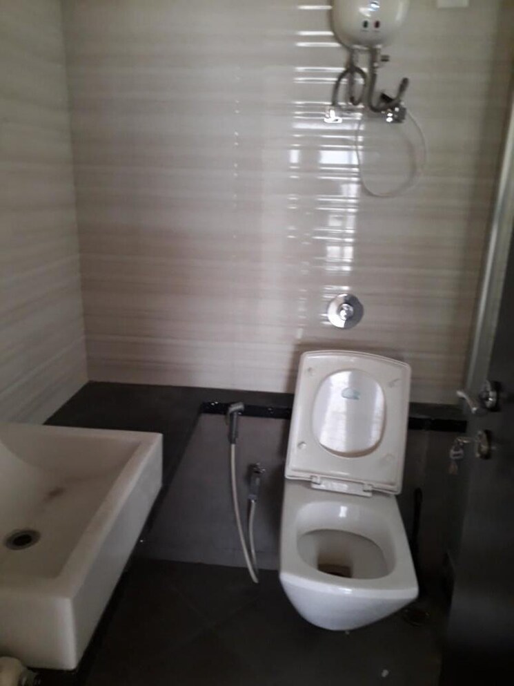 Bathroom, nandan-prospera-gold 3 Bedroom 1500 Sq.Ft. Apartment In Balewadi Pune 9699215